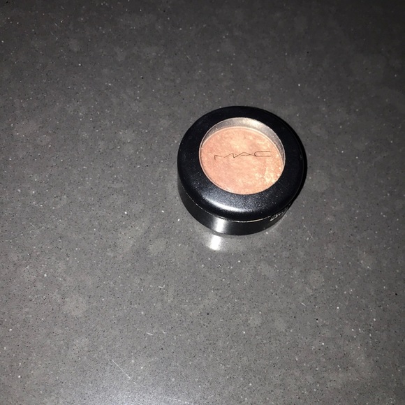 MAC EYESHADOW HONEY LUST LUSTRE - Picture 1 of 3
